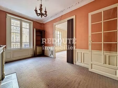reims hyper centre – appartement de charme 118 m² avec terrasse  ascenseur et cachet de l’