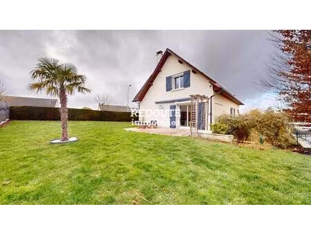 a vendre : maison familiale t6 avec jardin clos et arboré sur sous-sol total à quelques mi