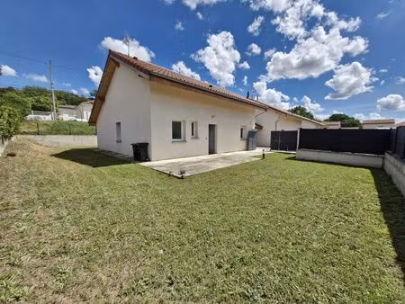 jolie maison récente t3 de 80 m²  mitoyenne d'un côté
