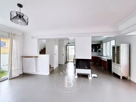 le service location de la maison barnes vous propose ce bien :