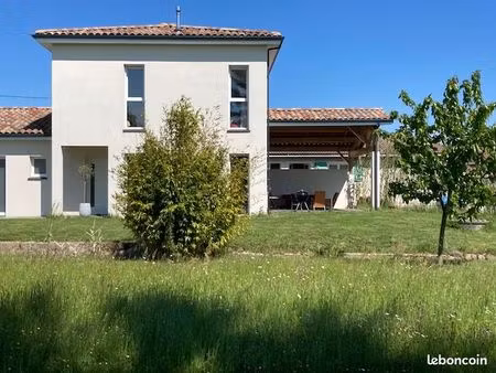 maison à louer à la tour du crieu