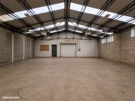 hangar  atelier  local