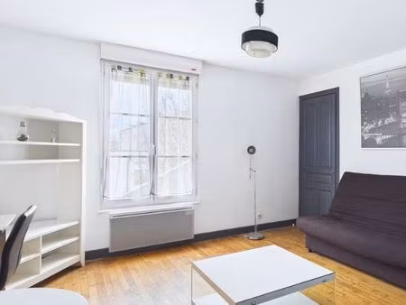 studio 26m2 meublé / lave-linge | proche école y-schools + arrêt de bus