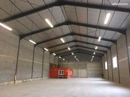 entrepot local hangar