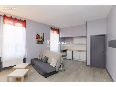studio 1 pièce 26 m²