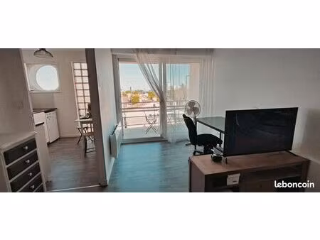 grand studio meublé de 27 4 m² à buxerolles dans résidence