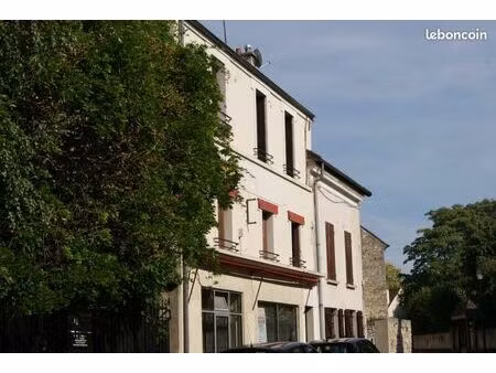 studio 1 pièce 27 m²