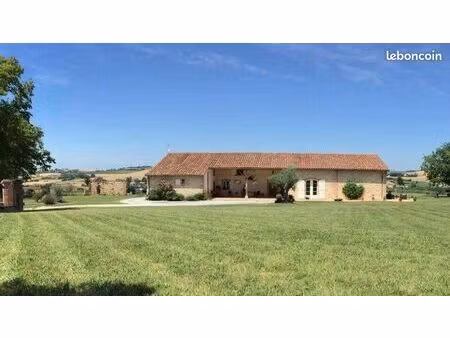 maison 5 pièces 232 m²