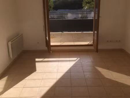 location appartement 2 pièces à lunel