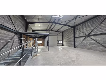vente bureaux et commerces à machecoul (44270) : à vendre / machecoul