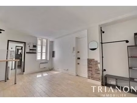 studio – centre historique – calme sur cour – saint-germain-en-laye