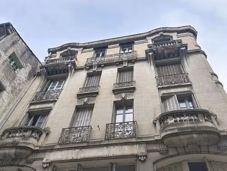 en exclusivite avignon intra muros  immeuble de caractère 530 m² : 2 commerces  4 t4 et 1 