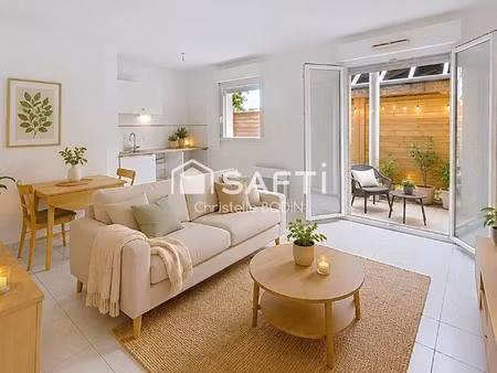 appartement coup de cœur – 45 m² avec extérieur privatif et parking – à 2 min de la rochel