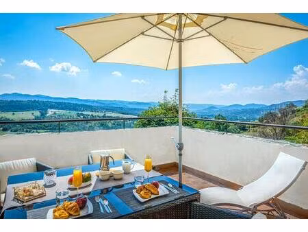 appartement avec terrasse en position dominante