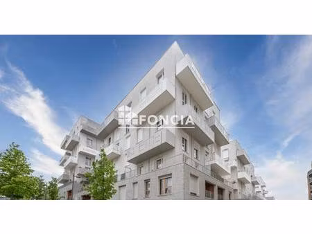 bel appartement de 2 pièces avec balcon et parking en sous sol dans une résidence sécurisé