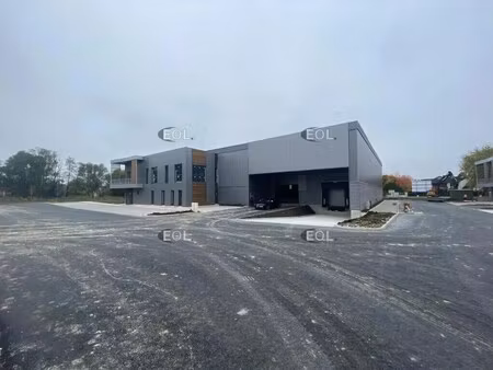 vente local d'activités 1 414 m²