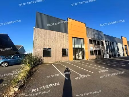 vente local d'activités 1 100 m²