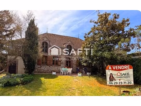 propriétée composée de 2 maisons sur 920 m2 clos