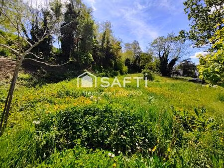 terrain à bâtir entièrement viabilisé de 598 m²
