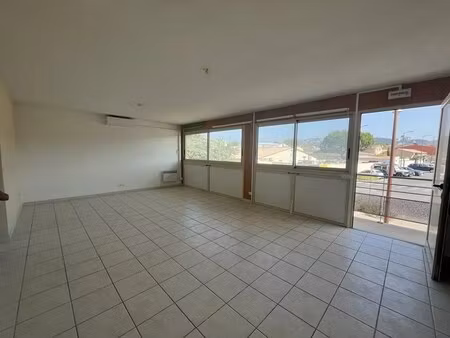 location bureaux 68 m²