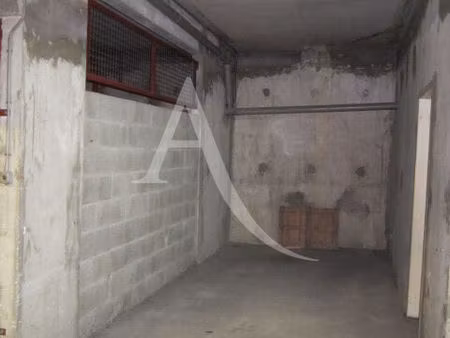 parking / box