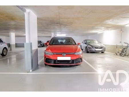 vente parking undefined m²