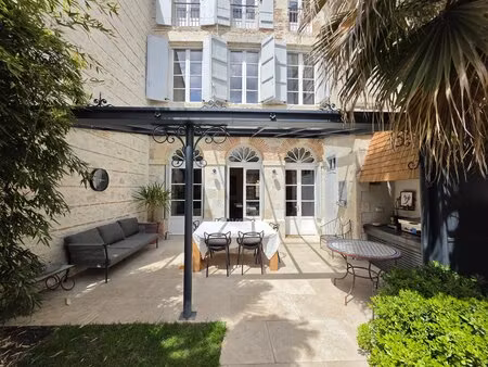 maison bourgeoise rénovée avec jardin  piscine chauffée et vaste garage au cœur d’agen – l