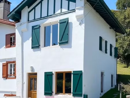 coup de cœur – maison de ville rénovée avec charme – cambo-les-bains centre