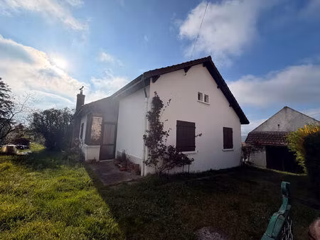 maison 3 pièce(s) 70 m2 chouvigny