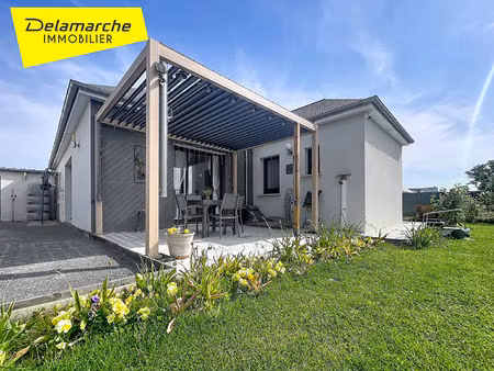 maison rare a la vente de plain pied à ducey-les chéris quatre chambres et proche commerce