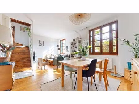 magnifique maison de 115m² sur trois niveaux avec jardin  cave