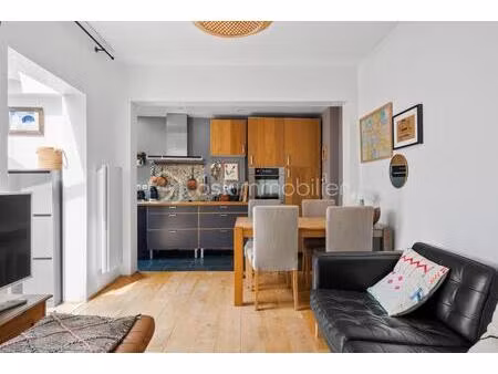 maison atypique sur 3 niveaux - 2 chambres et 1 bureau