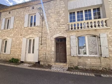propriété de caractère exceptionnelle au cœur de la bastide avec piscine et vues panoramiq