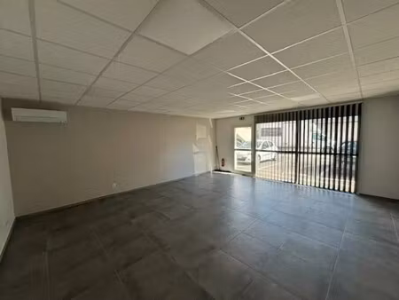 location commerce vedene 84270 60m²