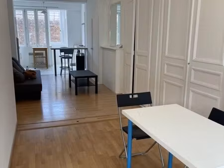 à louer appartement 45 05 m² – 810 € |lille