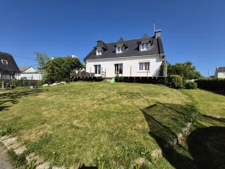 charmante maison familiale dans un quartier résidentiel paisibl