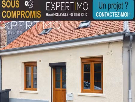 sous compromis : maison rénovée avec extérieur – centre-ville de rue