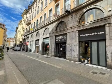 location local commercial 900m² grenoble 38000