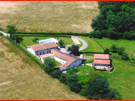maison 9 pièces - 230 m²