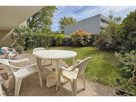 vente appartement 4 pièces - 94 m² - 2/3 chambres -jardin 100 m² - parking + cave - versai