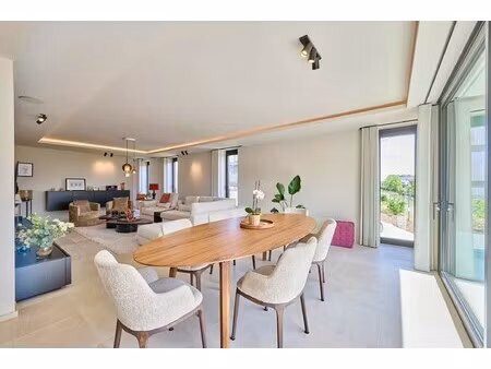 ruim  luxueus appartement met terras