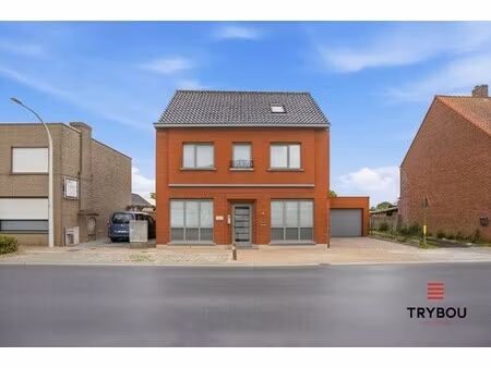 alleenstaande woning met handelsruimte!