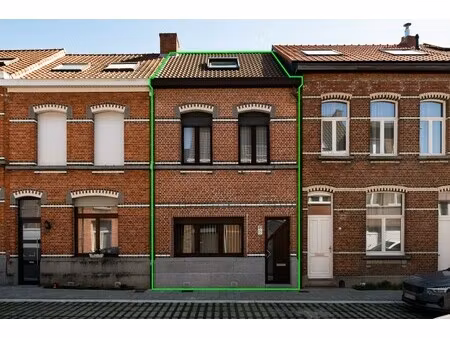 gezellige woning met 3 slaapkamers en tuin met vijver in wijnegem