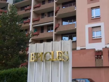 location garage à annemasse (74100)