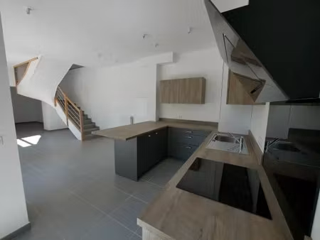 location maison 4 pièces 114 m² à annecy (74940)