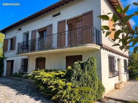 maison 9 pièces 197 m²
