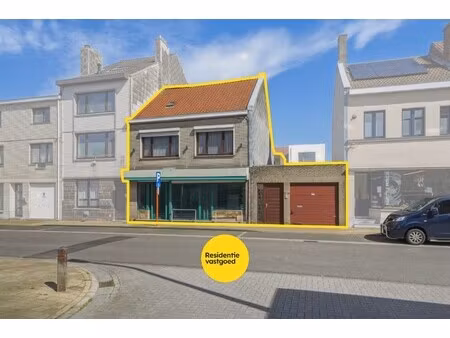 ruime handelswoning met potentieel te bredene