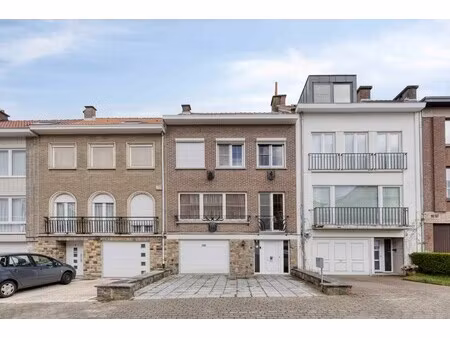 bel-étagewoning in gegeerde buurt van dilbeek
