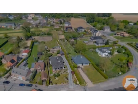 vlierzele -open bebouwing op 25are met ruime kelder & zolder