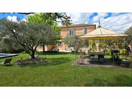 exclusivite. 84340  malaucene  a 5 mn à pied du centre-village  bastide de 8 pieces de 203